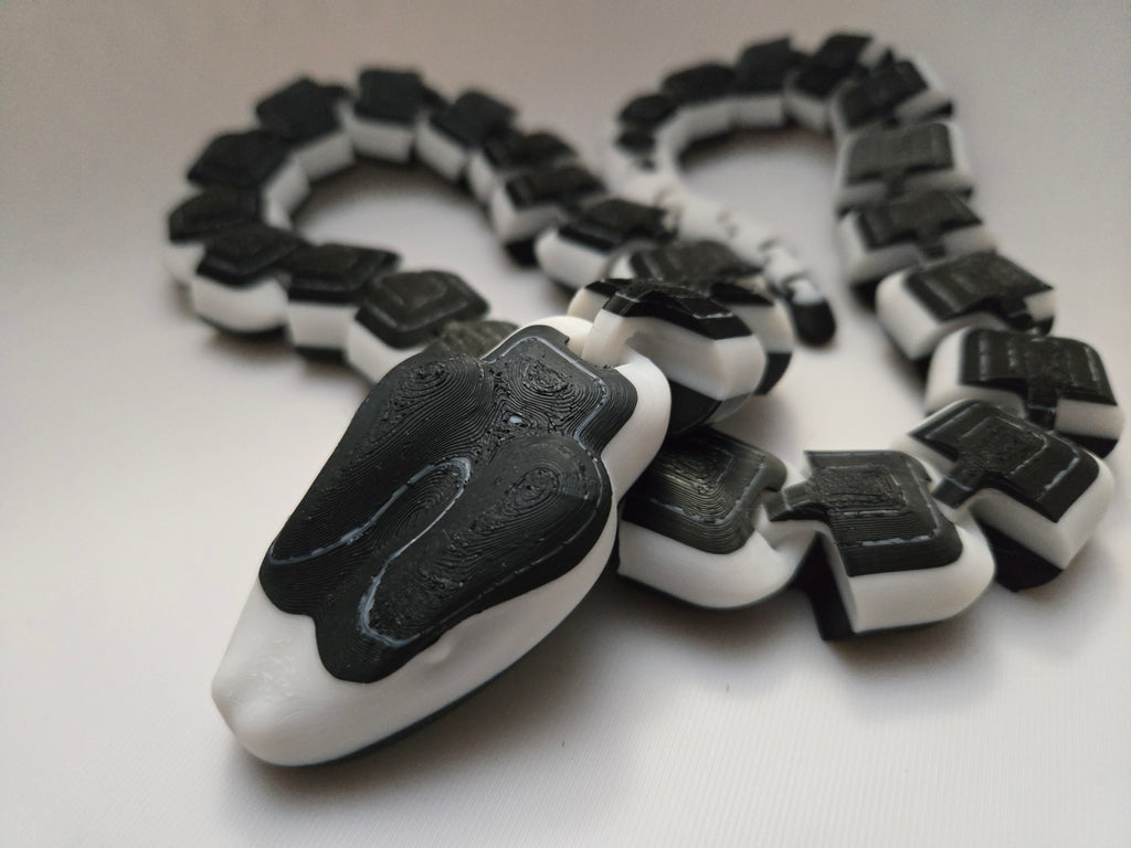 Articulated Snake (two-tone) – XL 73cm Fully Flexible 3D-Printed Fidget Toy